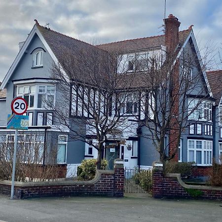 Buile Hill Holiday Flats Llandudno Extérieur photo