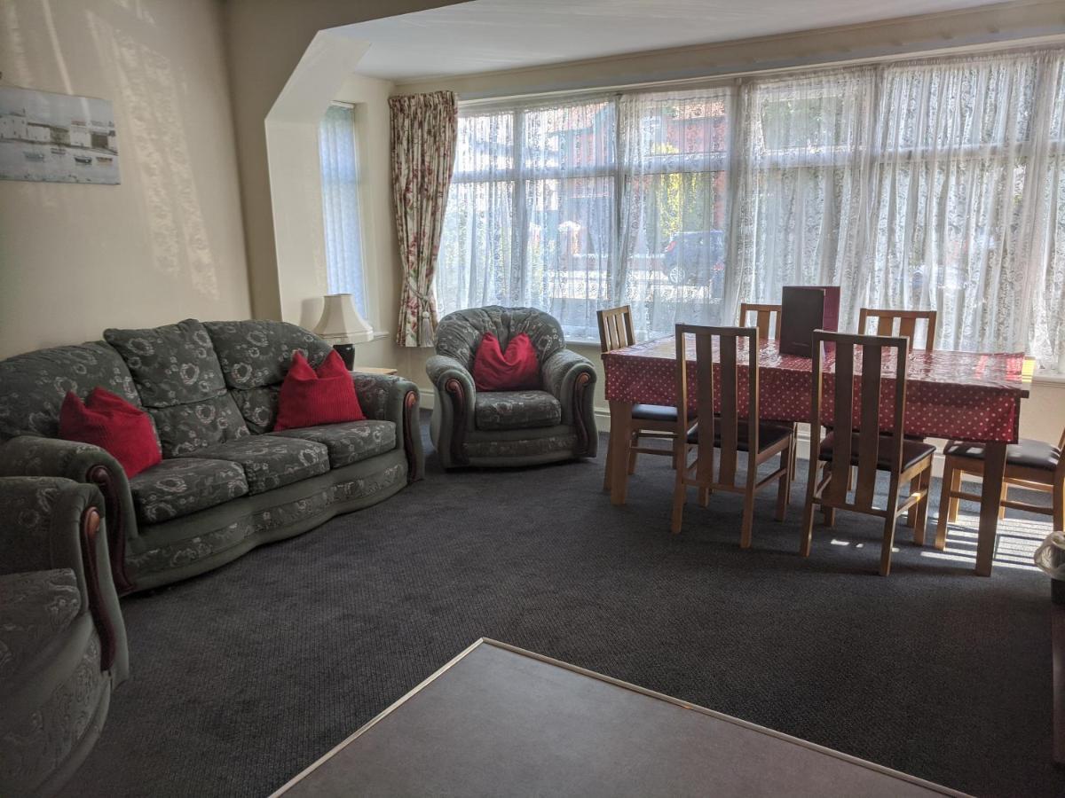 Buile Hill Holiday Flats Llandudno Extérieur photo
